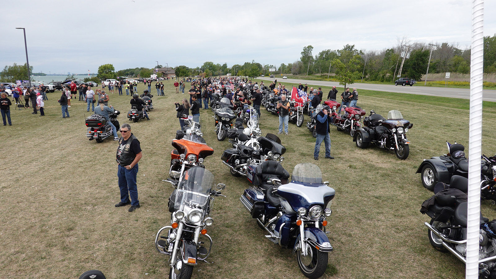 Bikers and boaters parade for President Trump
